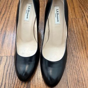 lk bennett shoes 39.

Pre owned

Please look at photos for condition.